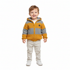 Bambino che indossa cardigan pelliccia Luglio